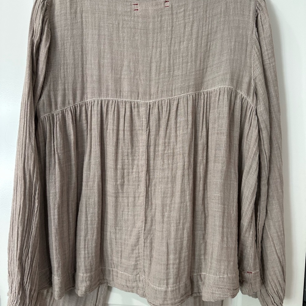 XiRENA Taupe Textured Top and Drawstring Pant - Picture 4 of 10